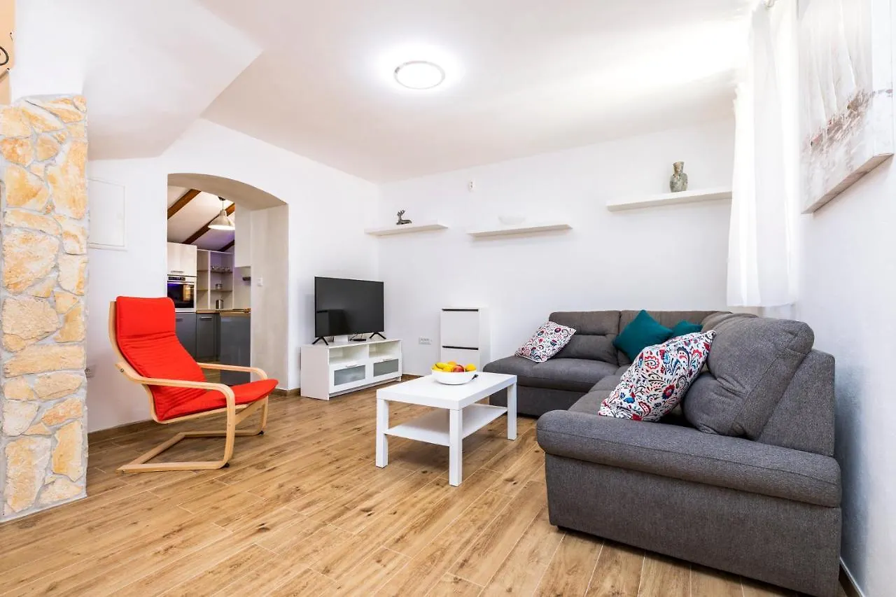 بيت للعطل Vacation House Orange Veli Lošinj